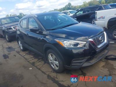 Czwarte zdjęcie samochodu z boku: 2018 NISSAN KICKS S VIN:3N1CP5CU5JL509559 - miniatura