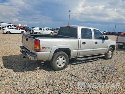 Trzecie zdjęcie samochodu z tyłu: 2005 GMC NEW SIERRA K1500 VIN:2GTEK13T551285172 - miniatura