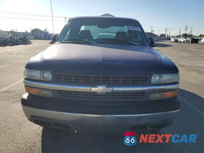 Piąte zdjęcie samochodu w środku: 1999 CHEVROLET SILVERADO K1500 VIN:2GCEK19T9X1228418 - miniatura