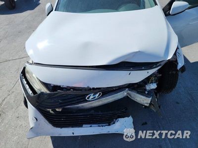 Zdjęcie 11 z 13 samochodu: 2017 HYUNDAI IONIQ BLUE VIN:KMHC65LC3HU035520 - miniatura