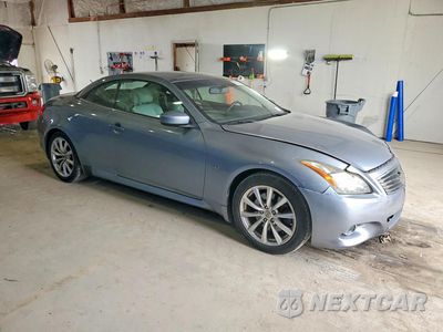 Czwarte zdjęcie samochodu z boku: 2015 INFINITI Q60 CONVERTIBLE BASE VIN:JN1CV6FE4FM810899 - miniatura