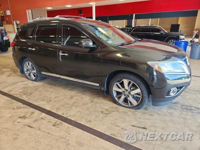 Czwarte zdjęcie samochodu z boku: 2016 NISSAN PATHFINDER PLATINUM VIN:5N1AR2MM9GC605299 - miniatura