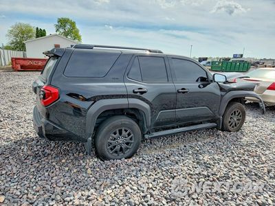 Trzecie zdjęcie samochodu z tyłu: 2025 TOYOTA 4RUNNER SR5 VIN:JTEVA5BR5S5049904 - miniatura