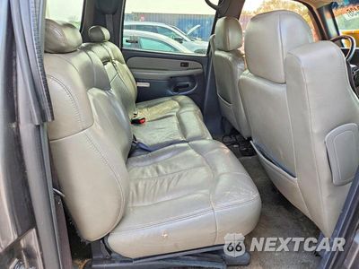 Zdjęcie 11 z 13 samochodu: 2000 CHEVROLET SUBURBAN C1500 VIN:3GNEC16TXYG176458 - miniatura