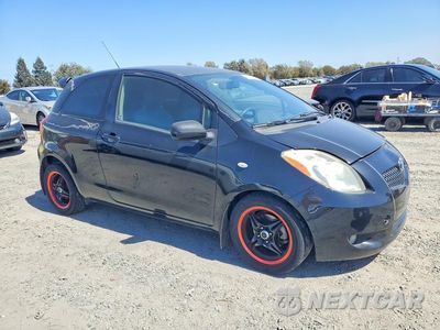 Czwarte zdjęcie samochodu z boku: 2008 TOYOTA YARIS BASE VIN:JTDJT923485213538 - miniatura
