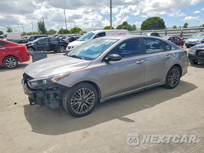 2024 KIA FORTE GT LINE 3KPF54AD9RE816195 - główne zdjęcie licytacji z USA - miniatura