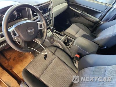 Zdjęcie 8 z 13 samochodu: 2008 JEEP GRAND CHEROKEE LAREDO VIN:1J8GR48K88C213959 - miniatura