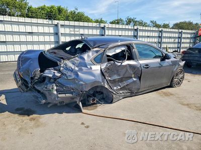 Trzecie zdjęcie samochodu z tyłu: 2023 KIA FORTE GT LINE VIN:3KPF54AD7PE515132 - miniatura