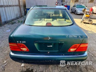 Zdjęcie 8 z 14 samochodu: 1996 MERCEDES-BENZ E 320 VIN:WDBJF55F2TJ019255 - miniatura