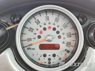 Zdjęcie 9 z 12 samochodu: 2002 MINI COOPER VIN:WMWRC33462TE12519 - miniatura