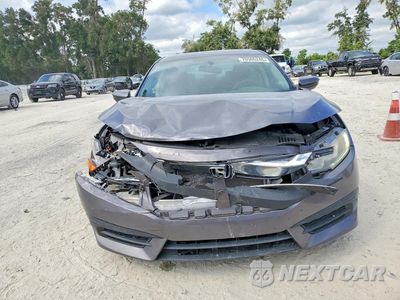 Piąte zdjęcie samochodu w środku: 2017 HONDA CIVIC LX VIN:19XFC2F58HE031077 - miniatura