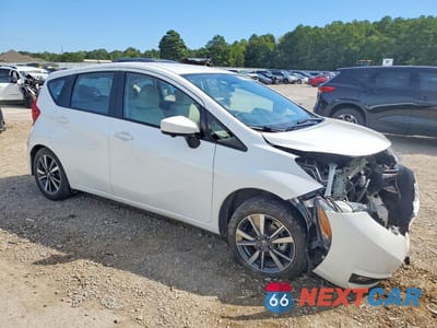 Czwarte zdjęcie samochodu z boku: 2017 NISSAN VERSA NOTE SL VIN:3N1CE2CP1HL367106 - miniatura