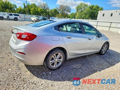 Trzecie zdjęcie samochodu z tyłu: 2018 CHEVROLET CRUZE LT VIN:1G1BE5SMXJ7182637 - miniatura