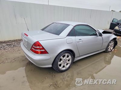 Trzecie zdjęcie samochodu z tyłu: 2001 MERCEDES-BENZ SLK 230 KOMPRESSOR VIN:WDBKK49F71F228642 - miniatura