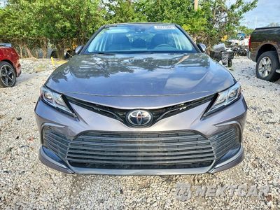 Piąte zdjęcie samochodu w środku: 2022 TOYOTA CAMRY LE VIN:4T1C11AK7NU679955 - miniatura