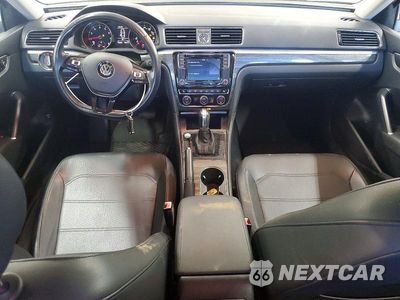 Zdjęcie 8 z 12 samochodu: 2017 VOLKSWAGEN PASSAT SE VIN:1VWBT7A37HC018102 - miniatura