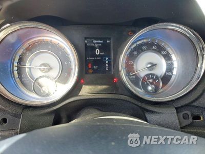 Zdjęcie 9 z 13 samochodu: 2014 CHRYSLER 300 VIN:2C3CCAAG0EH175443 - miniatura