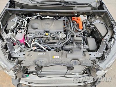 Zdjęcie 12 z 14 samochodu: 2025 TOYOTA RAV4 XSE VIN:JTMEB3FV0SD292491 - miniatura