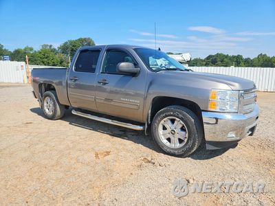 Czwarte zdjęcie samochodu z boku: 2012 CHEVROLET SILVERADO C1500 LT VIN:3GCPCSE08CG253724 - miniatura