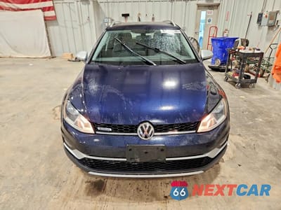 Piąte zdjęcie samochodu w środku: 2017 VOLKSWAGEN GOLF ALLTRACK S VIN:3VWH17AU3HM539891 - miniatura