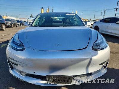 Piąte zdjęcie samochodu w środku: 2018 TESLA MODEL 3 VIN:5YJ3E1EB7JF069172 - miniatura