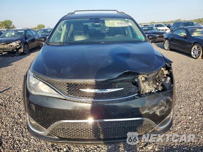 Piąte zdjęcie samochodu w środku: 2017 CHRYSLER PACIFICA TOURING L VIN:2C4RC1BG6HR599048 - miniatura