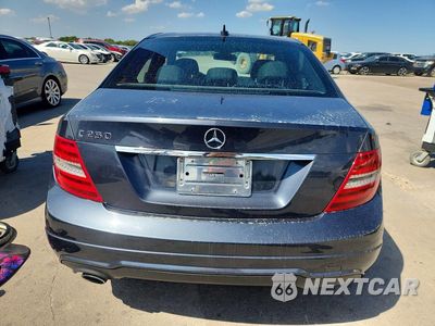 Zdjęcie 6 z 12 samochodu: 2013 MERCEDES-BENZ C 250 VIN:WDDGF4HB2DR265973 - miniatura