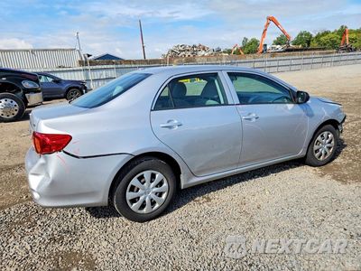 Trzecie zdjęcie samochodu z tyłu: 2010 TOYOTA COROLLA LE VIN:2T1BU4EE6AC420653 - miniatura
