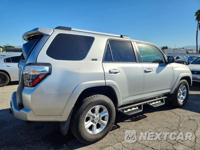 Trzecie zdjęcie samochodu z tyłu: 2019 TOYOTA 4RUNNER SR5 VIN:JTEZU5JR3K5198094 - miniatura