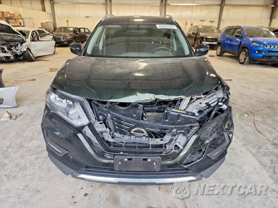 Piąte zdjęcie samochodu w środku: 2018 NISSAN ROGUE SV VIN:5N1AT2MV8JC721899 - miniatura