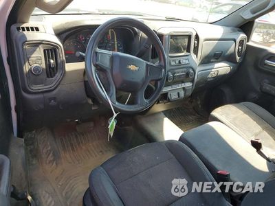 Zdjęcie 8 z 13 samochodu: 2019 CHEVROLET SILVERADO C1500 VIN:3GCNWAEH3KG163023 - miniatura
