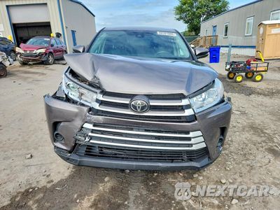Piąte zdjęcie samochodu w środku: 2019 TOYOTA HIGHLANDER LE VIN:5TDBZRFH6KS706583 - miniatura