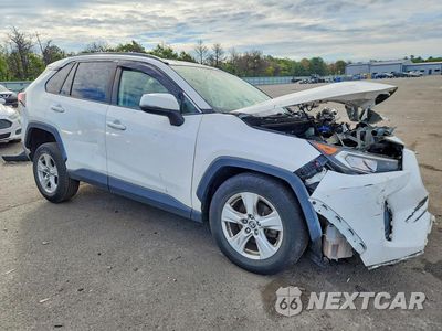 Czwarte zdjęcie samochodu z boku: 2019 TOYOTA RAV4 XLE VIN:JTMP1RFV1KD046838 - miniatura