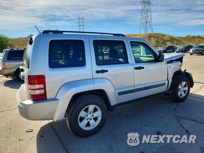 Trzecie zdjęcie samochodu z tyłu: 2010 JEEP LIBERTY SPORT VIN:1J4PN2GK9AW113117 - miniatura
