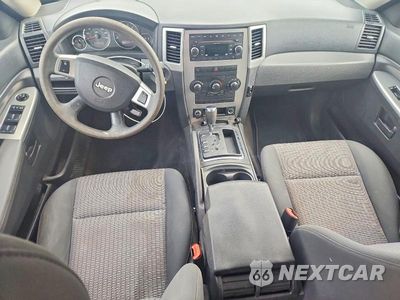 Zdjęcie 8 z 14 samochodu: 2008 JEEP GRAND CHEROKEE LAREDO VIN:1J8GR48K18C229632 - miniatura