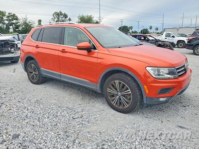 Czwarte zdjęcie samochodu z boku: 2018 VOLKSWAGEN TIGUAN SE VIN:3VV3B7AX1JM163753 - miniatura