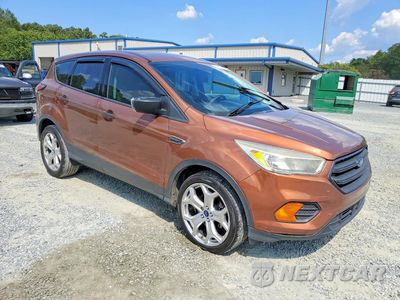 Czwarte zdjęcie samochodu z boku: 2017 FORD ESCAPE S VIN:1FMCU0F71HUE85240 - miniatura