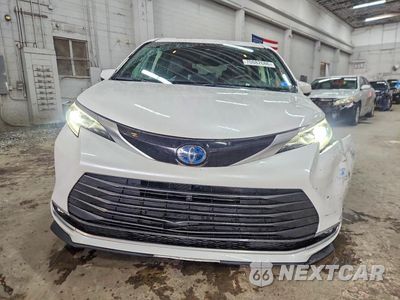 Piąte zdjęcie samochodu w środku: 2024 TOYOTA SIENNA PLATINUM 7-PASSENGER VIN:5TDESKFC9RS136814 - miniatura