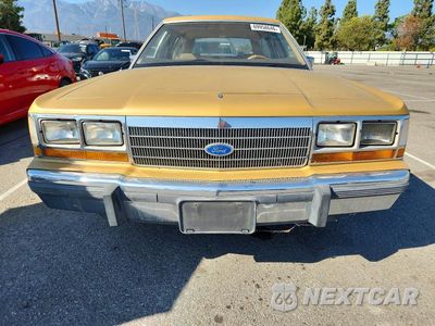 Piąte zdjęcie samochodu w środku: 1991 FORD CROWN VICTORIA COUNTRY SQUIRE LX VIN:2FACP79FXMX149215 - miniatura