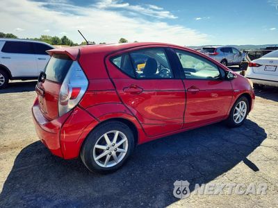 Trzecie zdjęcie samochodu z tyłu: 2012 TOYOTA PRIUS C THREE VIN:JTDKDTB38C1524453 - miniatura