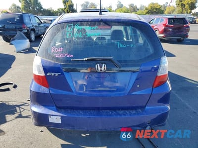 Zdjęcie 6 z 12 samochodu: 2010 HONDA FIT VIN:JHMGE8G20AS016385 - miniatura