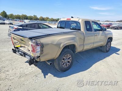 Trzecie zdjęcie samochodu z tyłu: 2016 TOYOTA TACOMA SR5 V6 VIN:5TFSZ5AN5GX028836 - miniatura