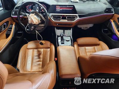 Zdjęcie 8 z 12 samochodu: 2019 BMW 330XI VIN:WBA5R7C52KAJ81267 - miniatura