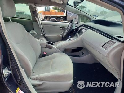 Zdjęcie 7 z 12 samochodu: 2013 TOYOTA PRIUS TWO VIN:JTDKN3DU6D1640593 - miniatura