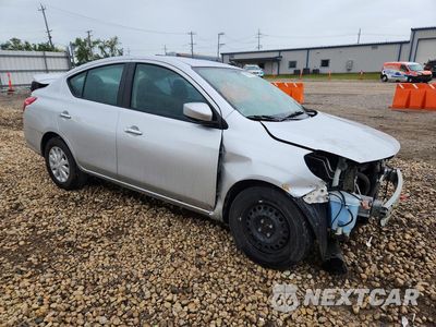 Czwarte zdjęcie samochodu z boku: 2018 NISSAN VERSA SV VIN:3N1CN7AP1JL801496 - miniatura