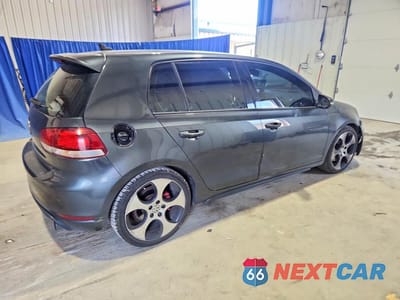 Trzecie zdjęcie samochodu z tyłu: 2013 VOLKSWAGEN GTI VIN:WVWHV7AJ6DW069105 - miniatura