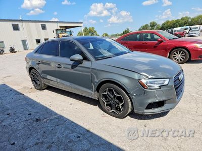 Czwarte zdjęcie samochodu z boku: 2017 AUDI A3 PREMIUM VIN:WAUAUHFF9H1077696 - miniatura