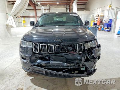 Piąte zdjęcie samochodu w środku: 2018 JEEP GRAND CHEROKEE LAREDO VIN:1C4RJFAG7JC113026 - miniatura