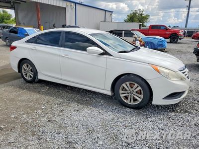 Czwarte zdjęcie samochodu z boku: 2014 HYUNDAI SONATA GLS VIN:5NPEB4AC3EH905682 - miniatura