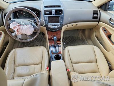 Zdjęcie 8 z 12 samochodu: 2006 HONDA ACCORD EX VIN:1HGCM66816A022272 - miniatura
